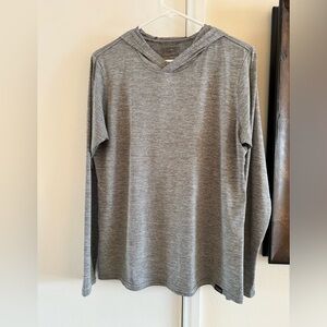 Women’s Patagonia capilene cool shirt with hood size L